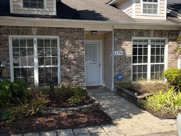 176 Chase Creek Cir, Pelham, AL 35124