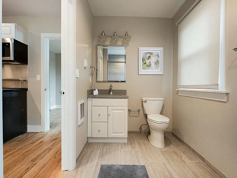777 N Corona St — Photo 5