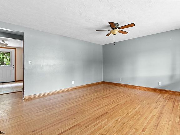 2nd image of 102 Doris Ave