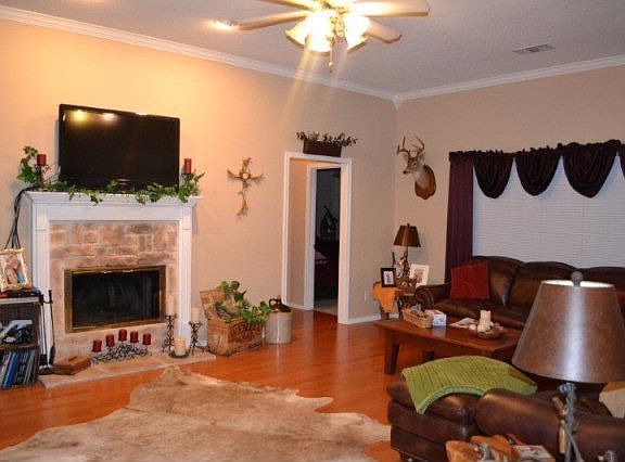 2nd image of 107 Crosscut Dr