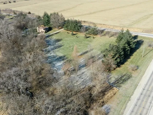 9668 G24 Hwy, Indianola, IA 50125