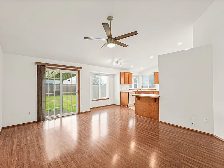 1224 143rd St E — Photo 15