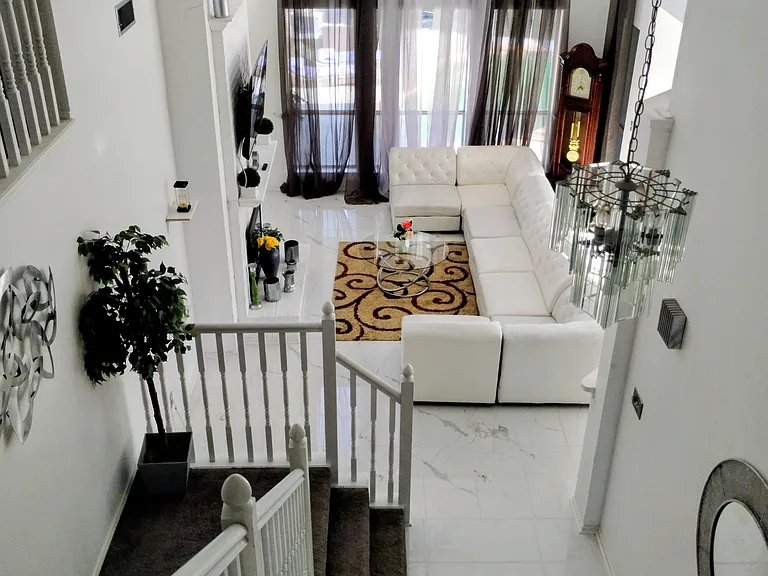 1007 Vancouver Dr — Photo 5