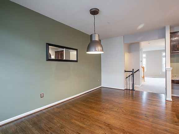 2nd image of 1009 Ironwood Ln