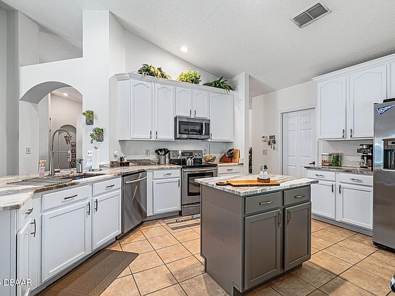 3rd image of 1205 Weeping Willow Dr