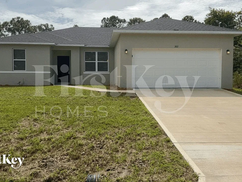 262 Titan Rd SE