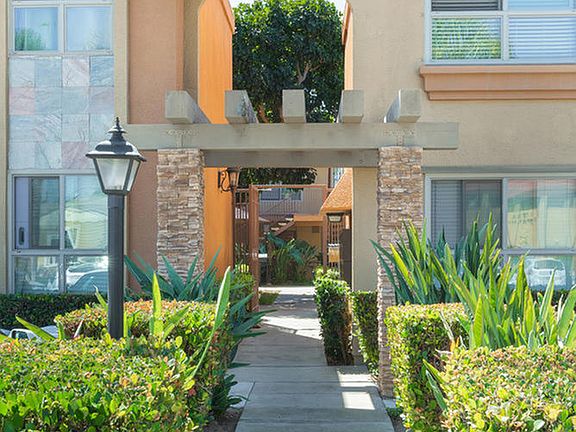 Entry Walkway to The Park Apartment Homes