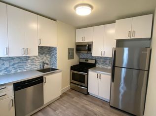 512 E 8th Ave #2, Homestead, PA 15120