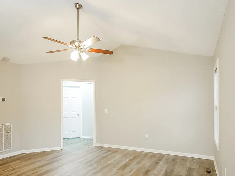 820 Turning Point Ln — Photo 4