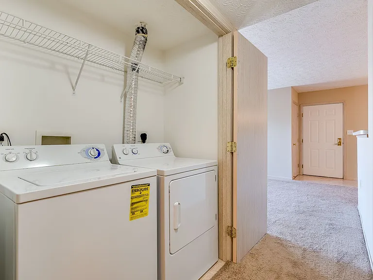 Highpoint Apartments — Photo 26