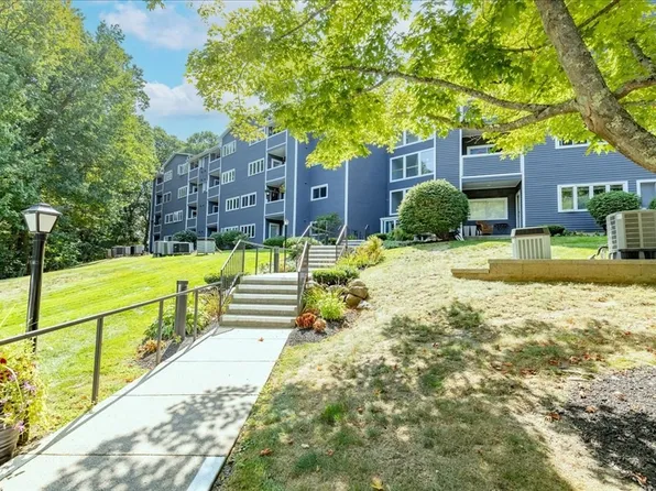 500 Colonial Dr Unit 106, Ipswich, MA 01938