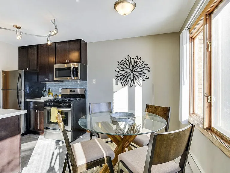 Edina Galleria Flats - 7008 Sandell Avenue
