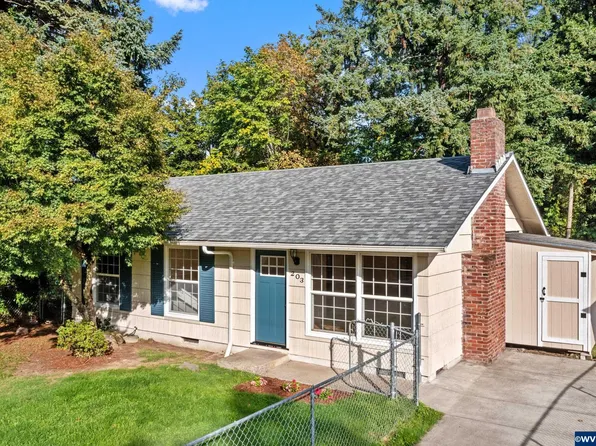 203 Eluria St, Oregon City, OR 97045