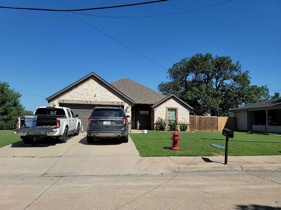 1st image of 2509 1st St