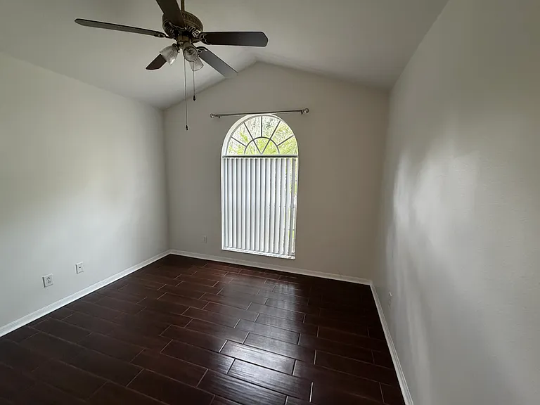 2301 Oakhurst Ct — Photo 14