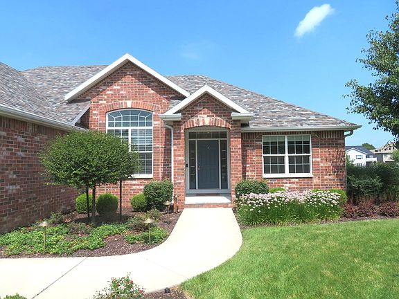 3rd image of 1428 Lakeside Ln