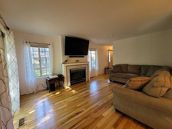2nd image of 451 Village Creek Dr