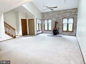 4th image of 836 W Aaron Dr