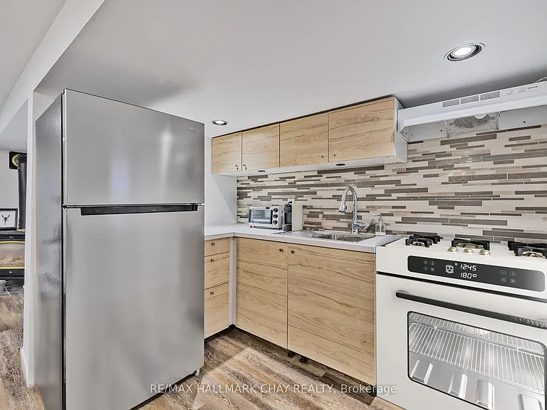 69 Richardson Dr #LOWER — Photo 4