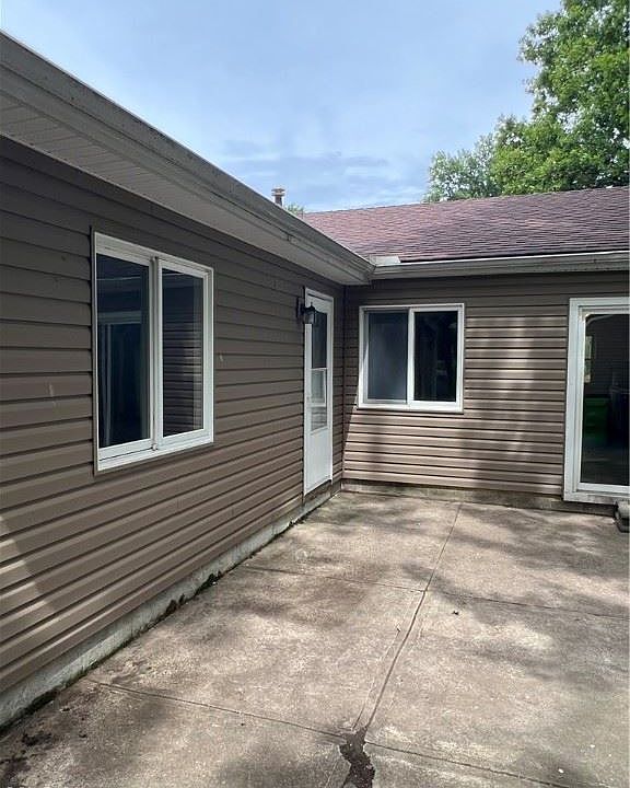 1st image of 267 Kempton Dr