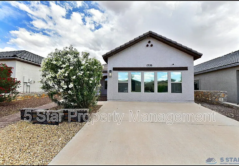 13136 Wellington Dr — Photo 3
