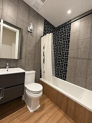 Bathroom, photo 1