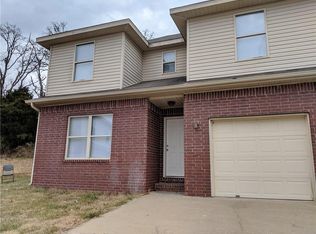 1065 Vale St APT B, Springdale, AR 72764