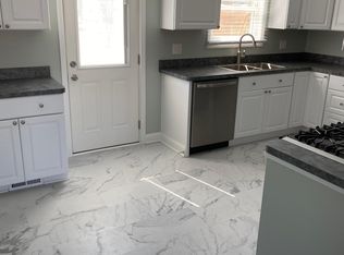 825 Rosewood Dr, Elyria, OH