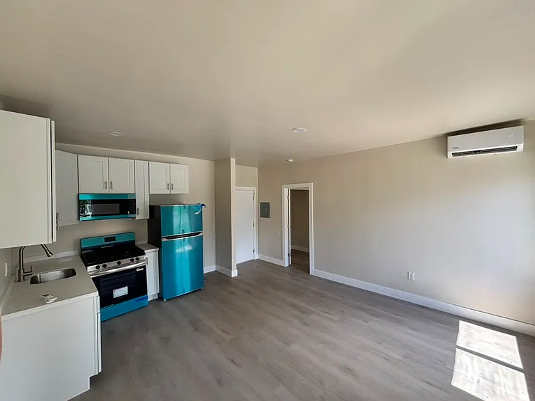 436 SW 6th St #19 — Photo 7