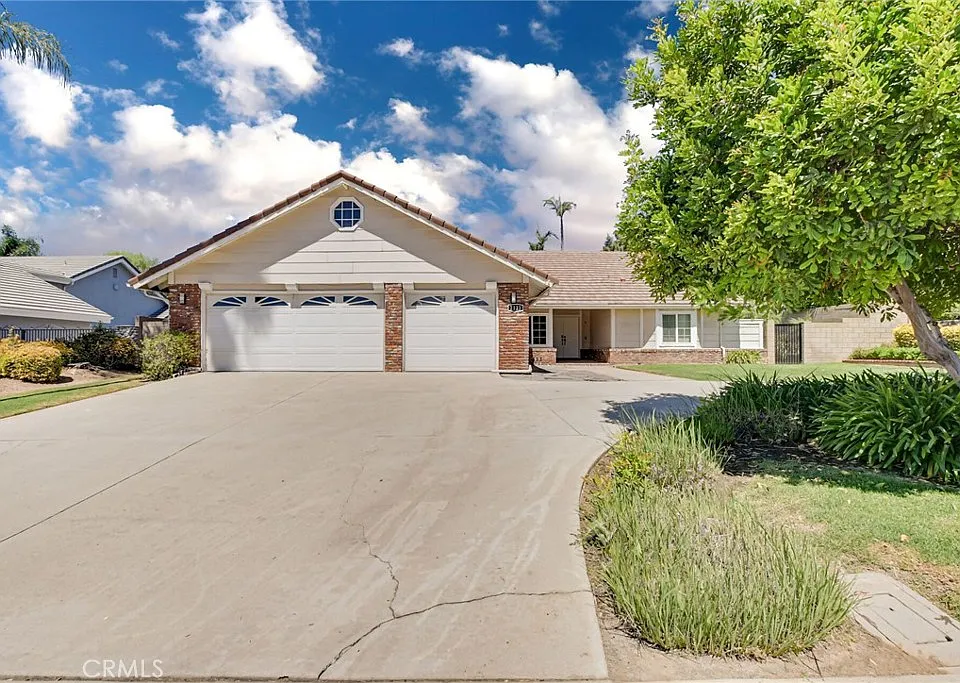 2123 Golden Hills Rd