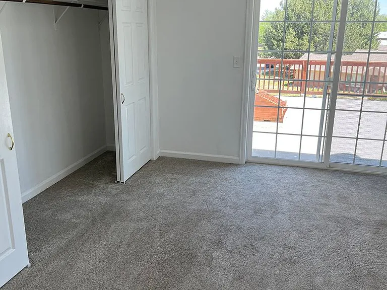 332 S Carr Ave W — Photo 22