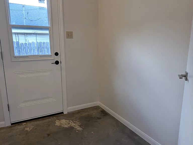 116 Bellair Dr — Photo 42