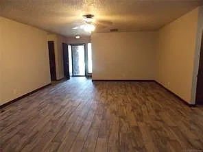 3 bed, 2.0 bath, 1701 sqft, $1,725 — Photo 2