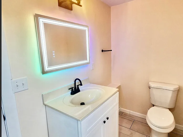 3555 Lossing St #B — Photo 15