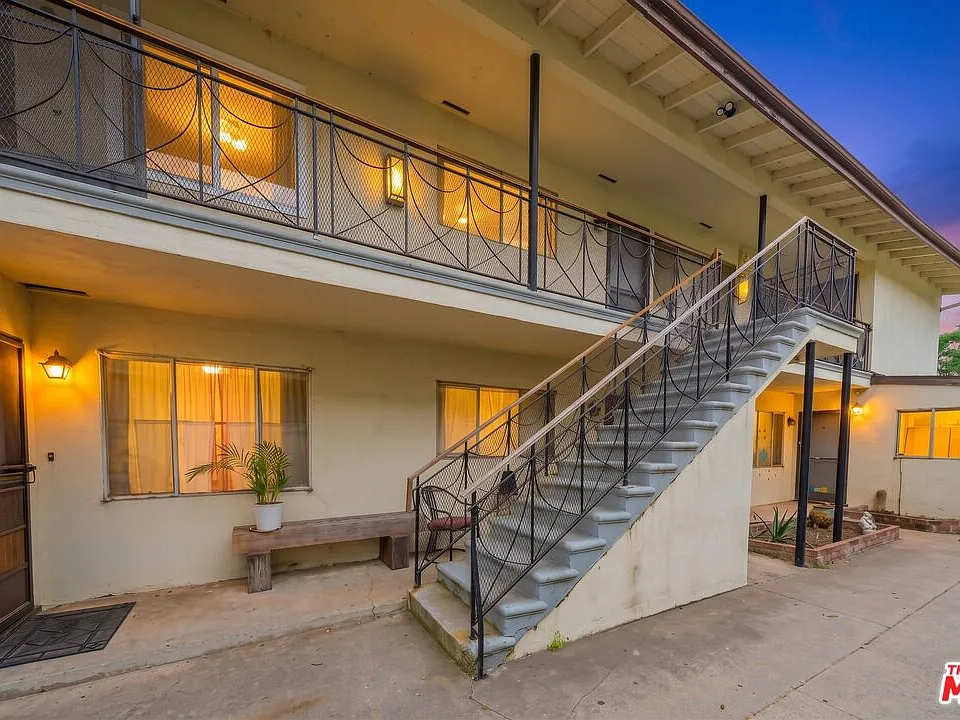10043 Haines Canyon Ave #B