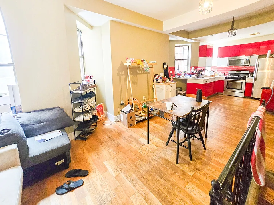 277 Halsey St #1D