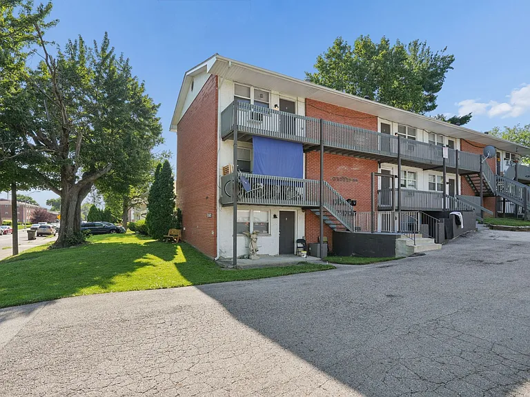 815 Riverview Dr #G — Photo 26