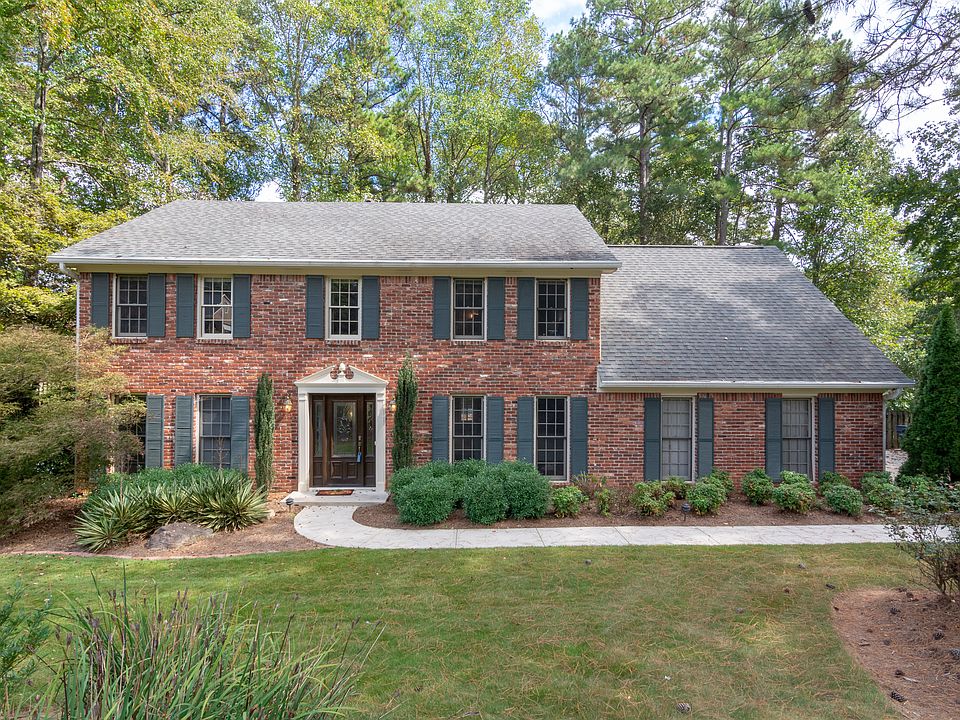 1st image of 2720 Country Ln