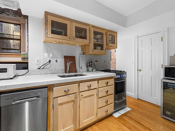 5th image of 76 Phillips St #A