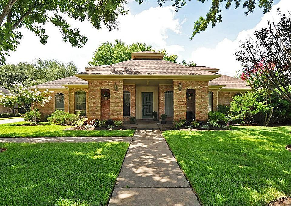 1st image of 2907 Glenn Lakes Ln