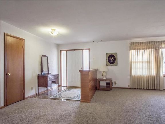 3rd image of 7221 Hullwood Ave
