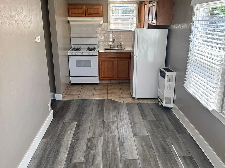 1324 N Farris Ave — Photo 7