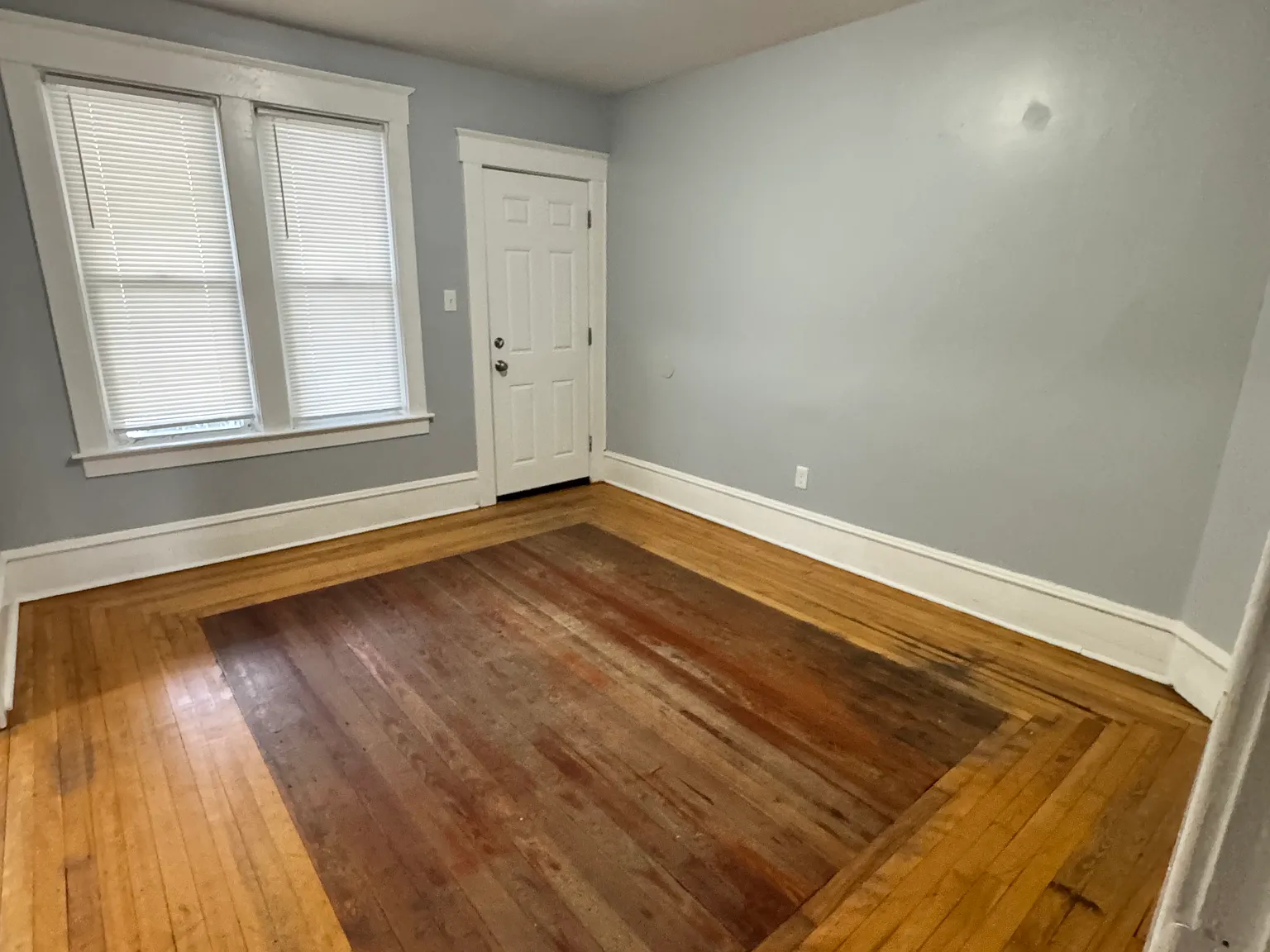 5 bed, 1700 sqft, $3,200 — Photo 3
