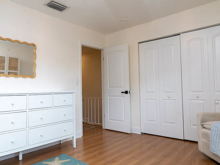 450 SE 7th St #232 — Photo 23