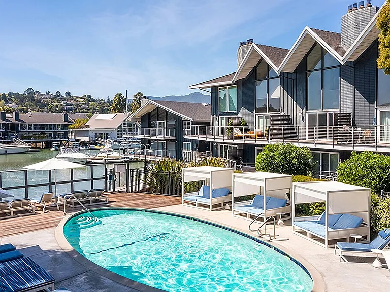 The Cove at Tiburon — Photo 27
