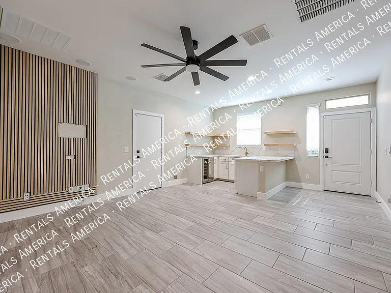 7855 W Rock Springs Dr — Photo 35