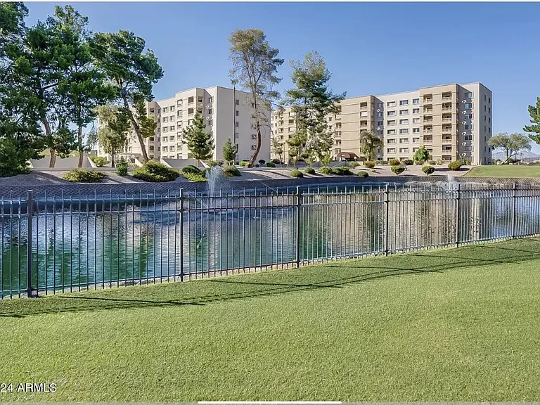 7940 E Camelback Rd #102 — Photo 2