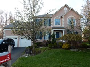5 Hanson Ct, Princeton, NJ 08540