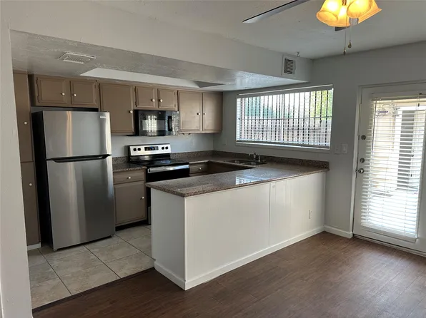 12889 High Star Dr, Houston, TX 77072