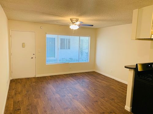 4th image of 12939 Bonaparte Ave #2